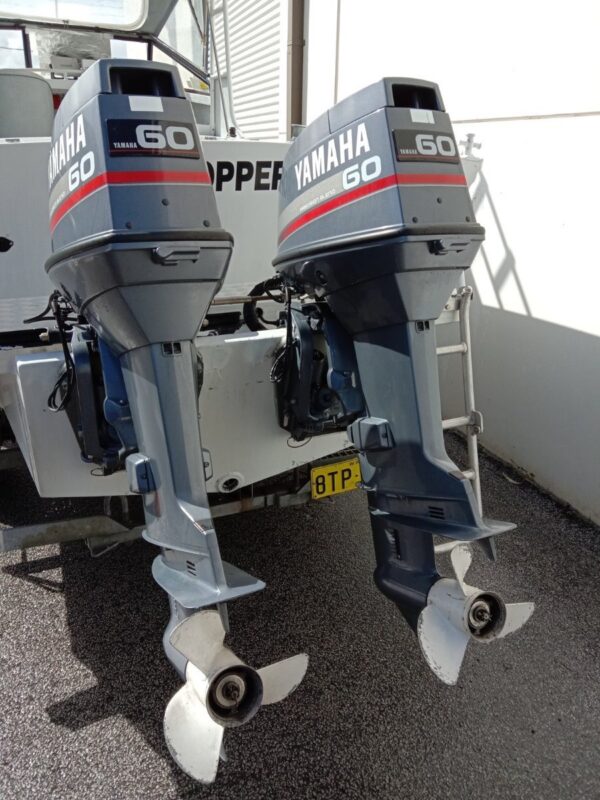 Pair 1995 Yamaha 60hp 2-Stroke 20” Outboard Motors - Image 2