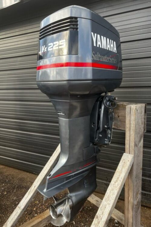 1995 Yamaha 225hp 225TXRT 2 Stroke 25 Shaft Stroke Outboard Motor