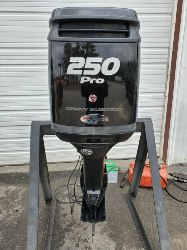 Mercury Optimax-ProXS 250HP 2 Stroke 20” Outboard Motor - Image 2