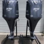 2016 Pair Yamaha 300hp 4 Stroke 25 shaft Outboard Motors