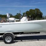 2016 Sportsman 20 Island Bay with Yamaha 115hp 4 Stroke 25” Outboard Motor - Image 2