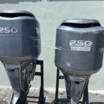 PAIR OF 2007 YAMAHA 250HP 4 OUTBOARD MOTORS WITH 25″ SHAFTS - Image 2