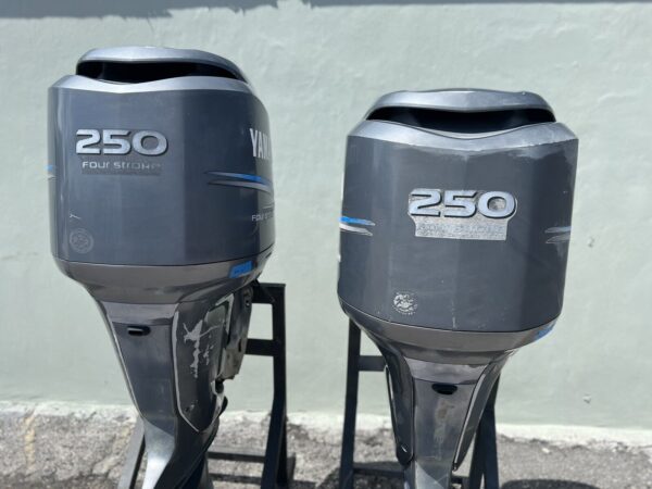 PAIR OF 2007 YAMAHA 250HP 4 OUTBOARD MOTORS WITH 25″ SHAFTS - Image 2