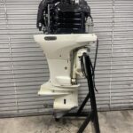2016 Suzuki 200hp 4 stroke 25 shaft outboard motor - Image 4