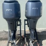 PAIR OF 2010 YAMAHA 225HP 4 STROKE OUTBOARD MOTORS WITH 25″ SHAFTS - Image 2