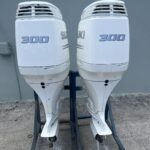 Pair 2010 Suzuki 300hp 4 Stroke 25 shaft Outboard Motor - Image 2
