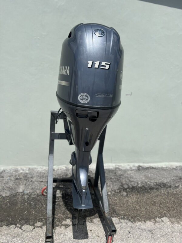 2020 Yamaha F115XB 150hp 4 Stroke 25 shaft outboard motor - Image 2