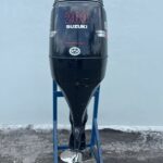 2009 Suzuki 200hp 4-Stroke 25-shaft Outboard Motor - Image 2