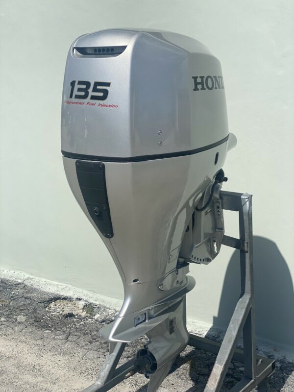 2008 Honda 135Hp 4-Stroke 20-Shaft Outboard Motor - Image 2
