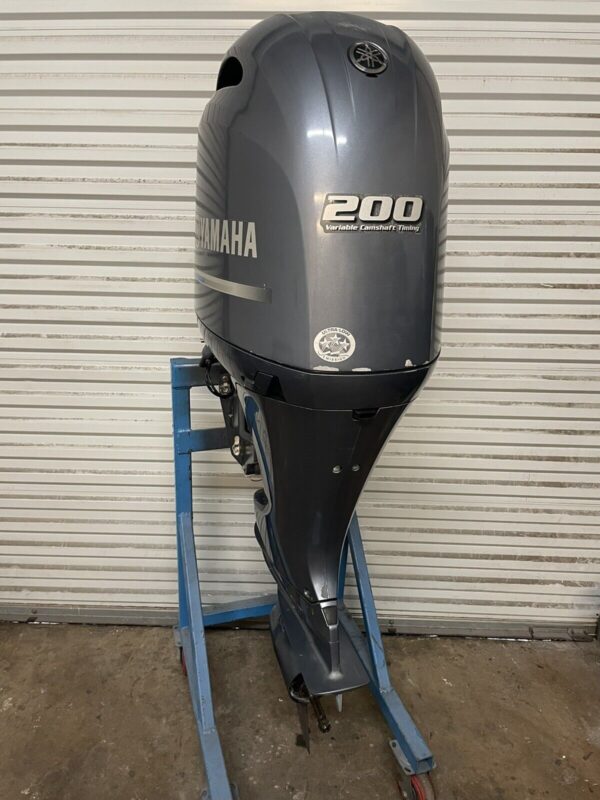 2017 Yamaha 200hp inline 4 stroke EFI motor 25” inch shaft length - Image 2