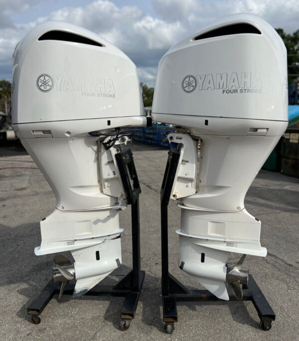2017 Yamaha 300 XXL/ CXXL (V6)  4-Stroke Outboard Engine (w/ Rigging) 30″ Shaft Length - Image 2