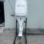 2010 Suzuki 300hp 4 Stroke 30 Shaft Outboard Motor
