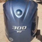 Used Yamaha 4.2L 300hp 4 stroke top cowling - Image 2