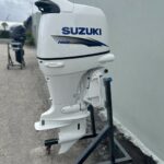 2003 SUZUKI 140HP 4 STROKE OUTBOARD MOTOR WITH A 25″ SHAFT - Image 2