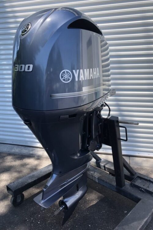2010 Yamaha 300hp 4 Stroke 25” Outboard Motor