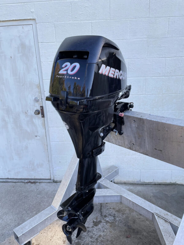 2008 Mercury 20HP 4 Stroke Outboard Engine With Tiller Handle Carbureted - Image 2