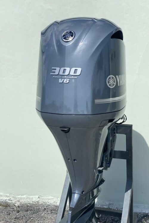 2014 Yamaha 300hp 4-Stroke 25” Outboard Motor