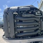 2011 Yamaha 350hp V8 4 Stroke 25 Shaft Outboard Motor - Image 3