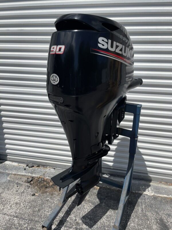 2019 Suzuki 90hp EFI 4 stroke 25 shaft outboard motor - Image 2