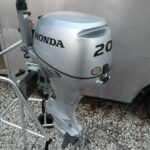 Used 2014 Honda 20hp 4 Stroke 20 shaft Outboard Motor - Image 2