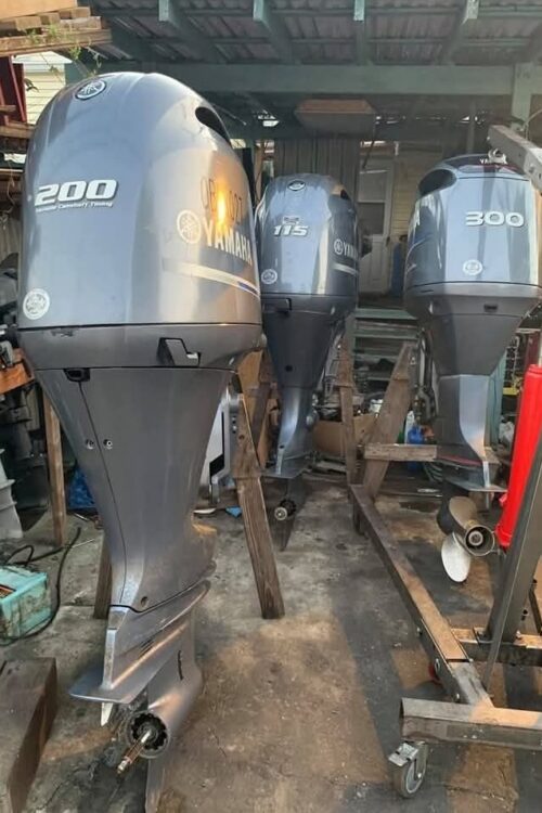 2015 Yamaha 200hp 4 stroke 4 cylinder Outboard Motor